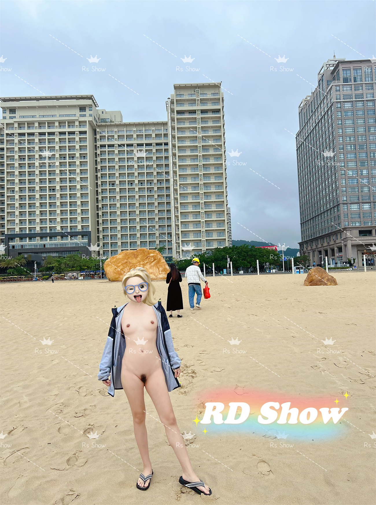 露出女神【RSW-rdshw88】目测是个人妻，各种大胆人前全裸露出，作品虽然不多，但贵在精良！看图说话