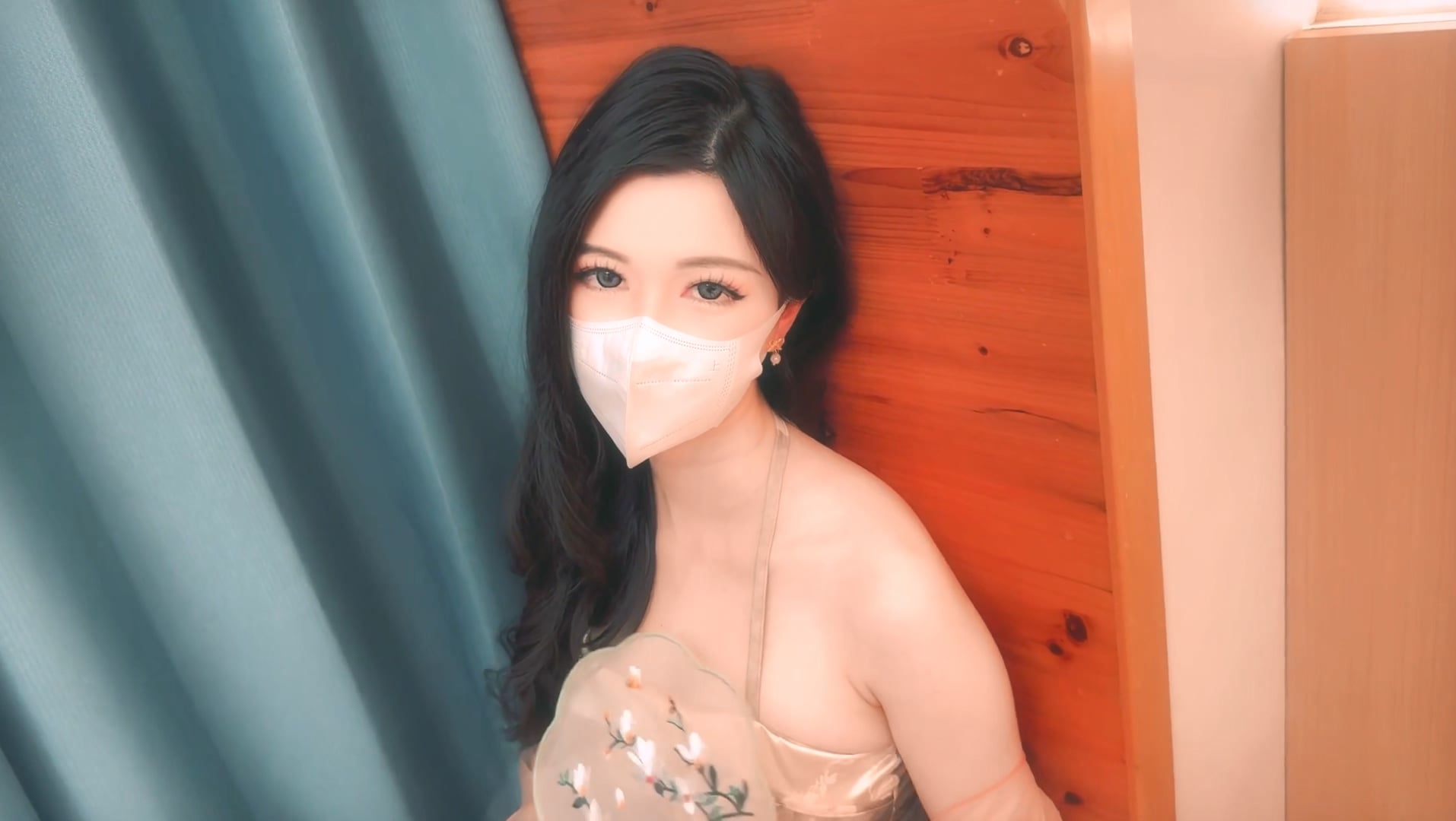 超颜值极品御姐女神『狐不妖』性感尤物模特拍写真被中出内射，风骚气质高挑身材男人看了就想侵犯