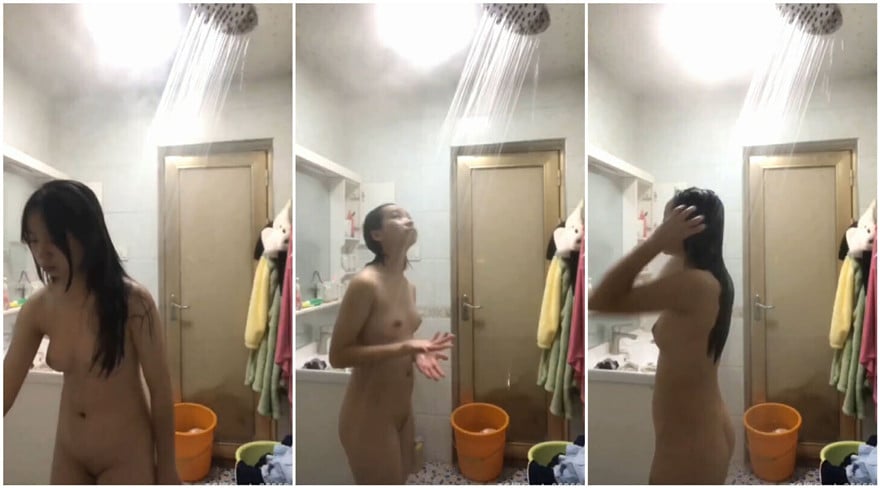 研学旅行时偷拍女同学洗澡,挺爱干净的一个女孩,洗澡的时候把内衣和袜子都洗干净了