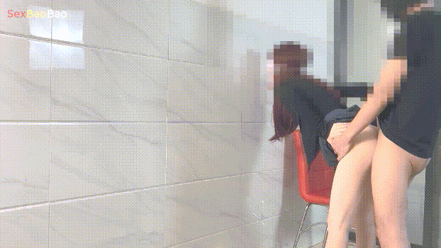 极品反差女高嫩妹【Sexbaobao】身高165体重45kg的极品白幼瘦小m,白嫩玉足,被猥琐男无套抽插,白浆超多 上