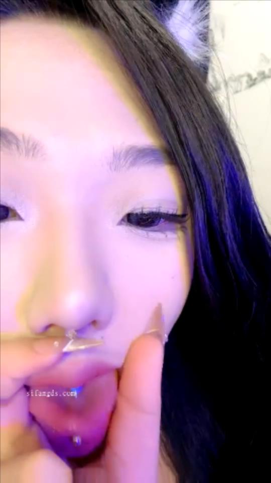 新晋大奶两闺蜜【暴力少女】跳跳糖晗JJ~双飞啪啪~爽炸啦! [2.7G/MP4/04:54:26] - 截图22