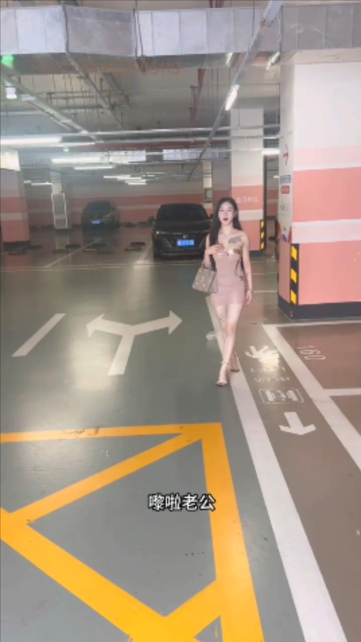【年度最佳】颜值女神【晴宝】被多位金主包养泄密,第二弹 无论在哪里，什么时候做爱露出各式调教应有尽有 [2.4G/MP4/01:36:22] - 截图26