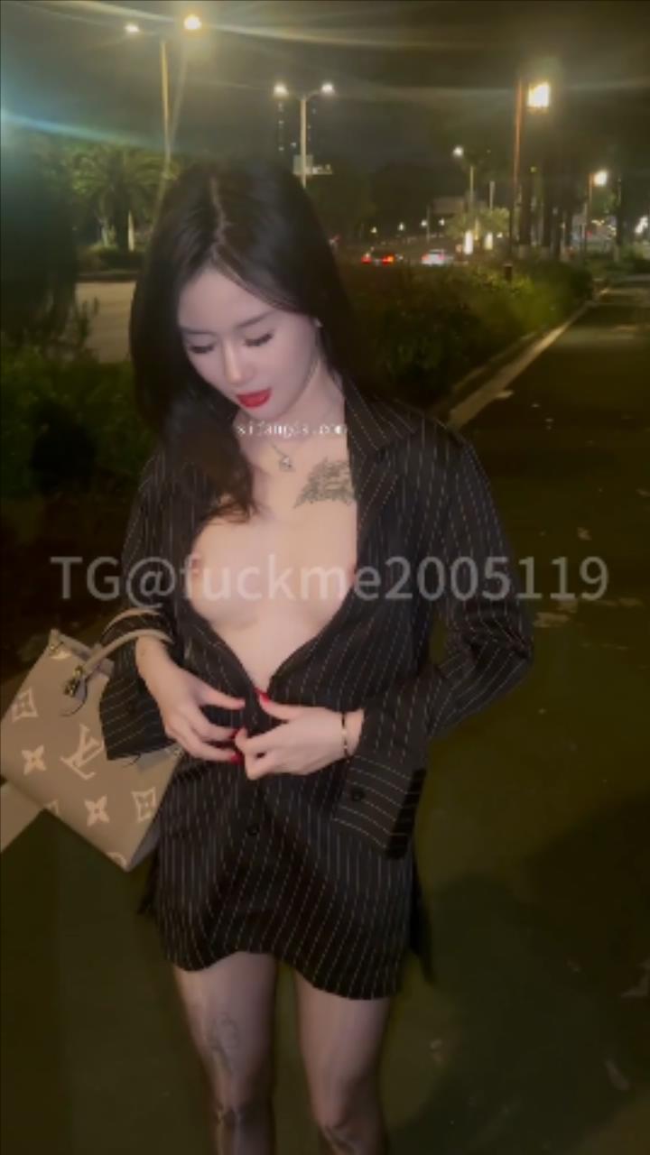 【年度最佳】颜值女神【晴宝】被多位金主包养泄密,第二弹 无论在哪里，什么时候做爱露出各式调教应有尽有 [2.4G/MP4/01:36:22] - 截图25