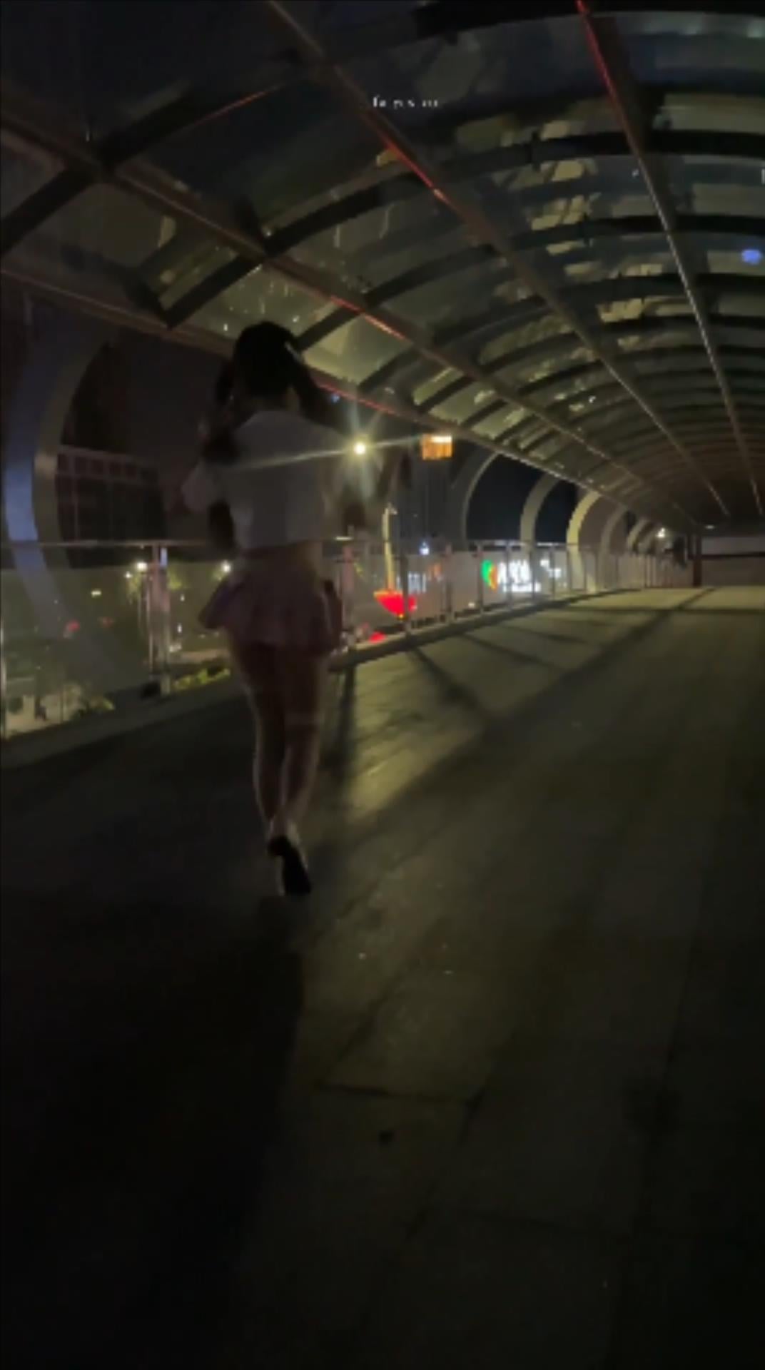 【年度最佳】颜值女神【晴宝】被多位金主包养泄密,第二弹 无论在哪里，什么时候做爱露出各式调教应有尽有 [2.4G/MP4/01:36:22] - 截图14