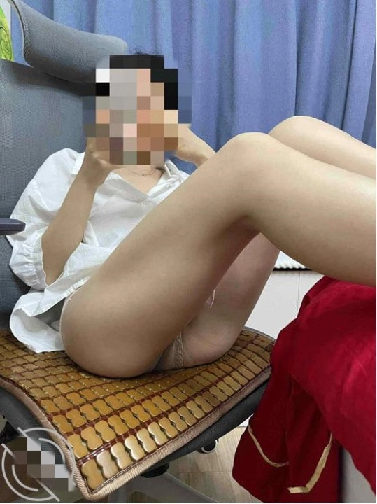 姐弟乱伦 姐姐甩着大奶子洗澡的样子，简直是一幅 _玉姐戏水图 拿下御姐后续21-开档牛仔裤，射大奶子上 [160MB/MP4/31:40] - 截图6