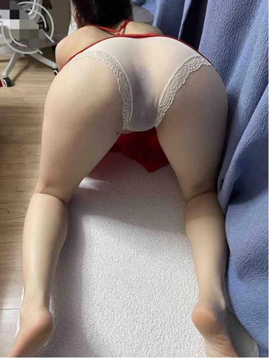 姐弟乱伦 姐姐甩着大奶子洗澡的样子，简直是一幅 _玉姐戏水图 拿下御姐后续21-开档牛仔裤，射大奶子上 [160MB/MP4/31:40] - 截图10