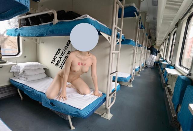 极品性感尤物【嫣奴儿】火车卧铺人前全裸,台球桌M腿等球入洞,各大景区打卡露出,刺激 - 截图5