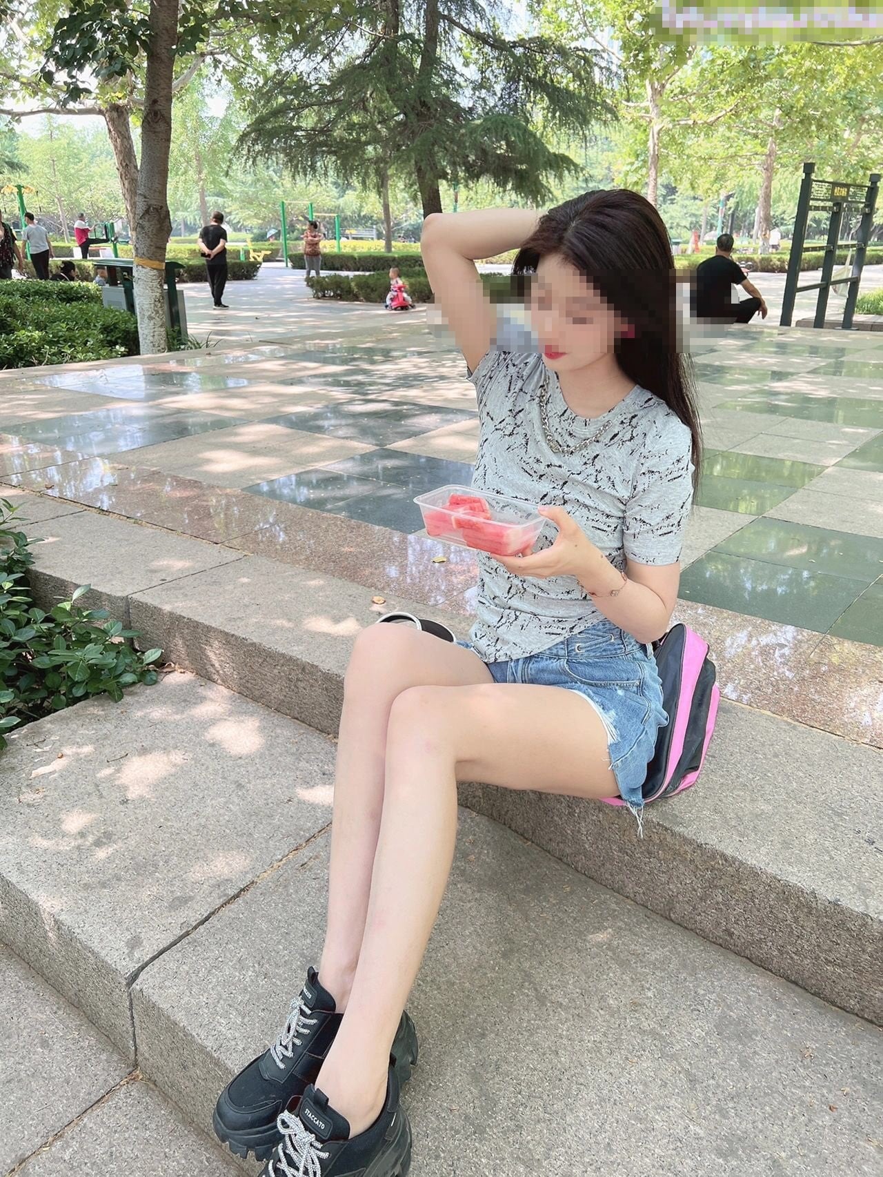 震撼福利绿帽情侣“今天晚上先替你老公吃了听见没有?”嗯“ 以后精液谁吃?”“我老公吃”小骚货出轨让人内射,还要骚逼夹着精液回去让老公吃 - 截图16