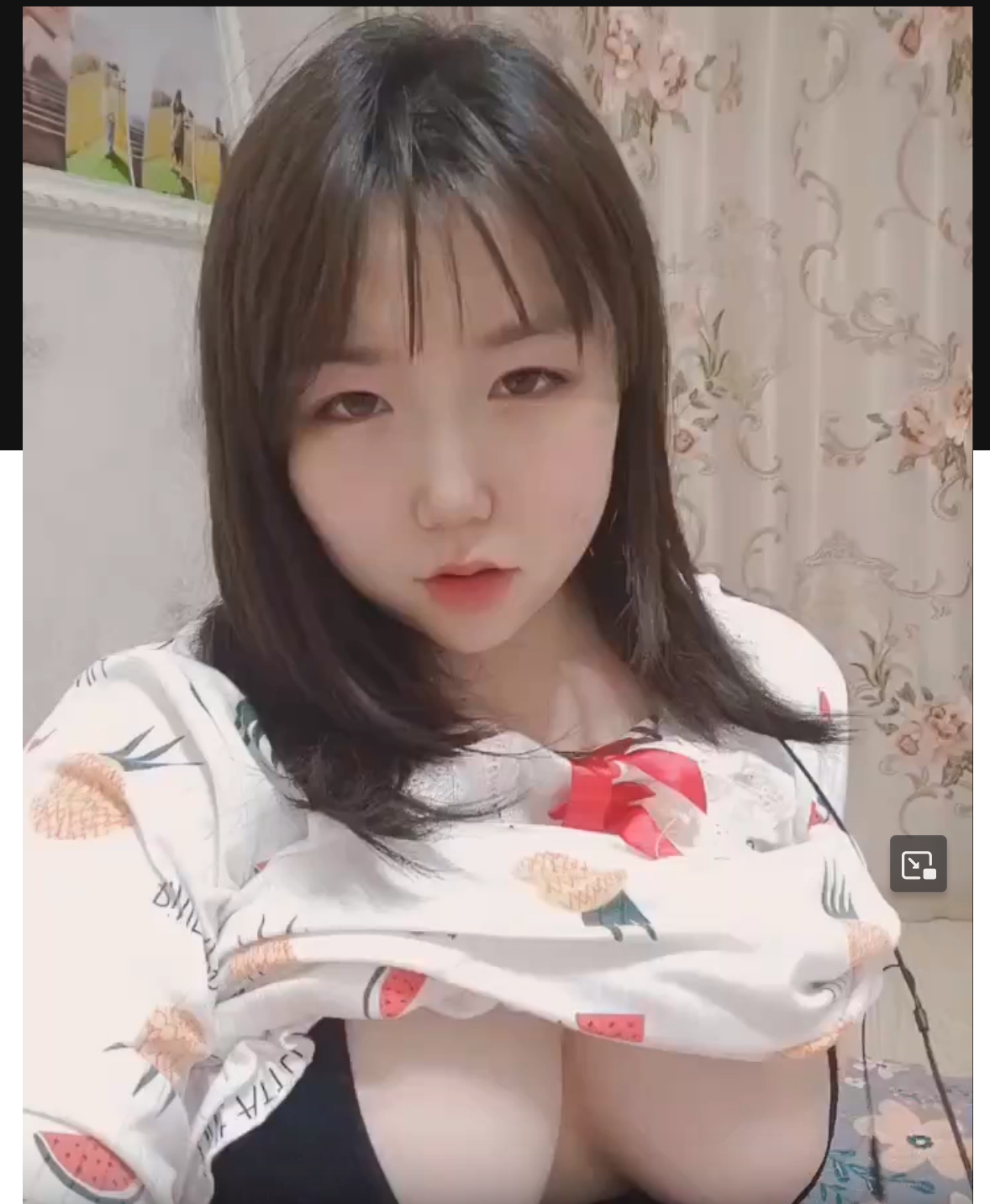 福建厦门大学丰满大奶学生妹何玥桐 网恋给男友裸照,裸聊视频遭渣男曝光,文艺范反差婊发育的真不错 - 截图9