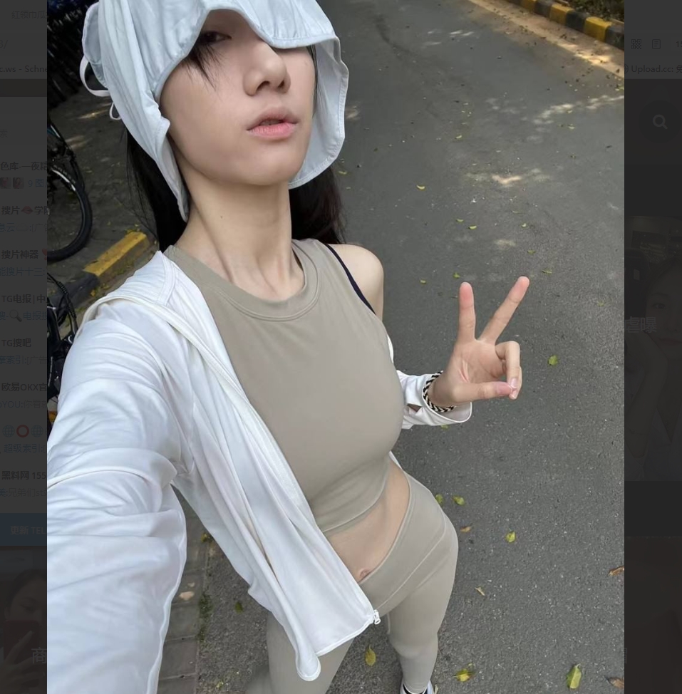 临沂瓜友投稿【棚拍的客户 民舞老师】有未婚夫却主动挑逗 在影棚内射当做拍摄费用 - 截图3