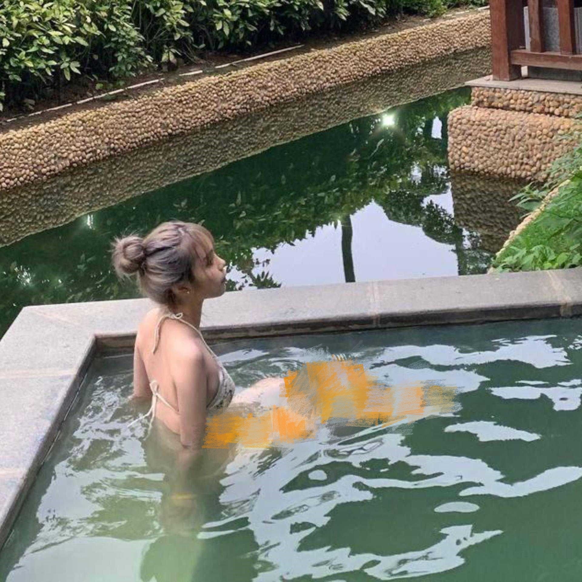 曝光上海浦东反差婊 李思彤 下海做高端伴游 被金主爸爸无情的调教! - 截图2
