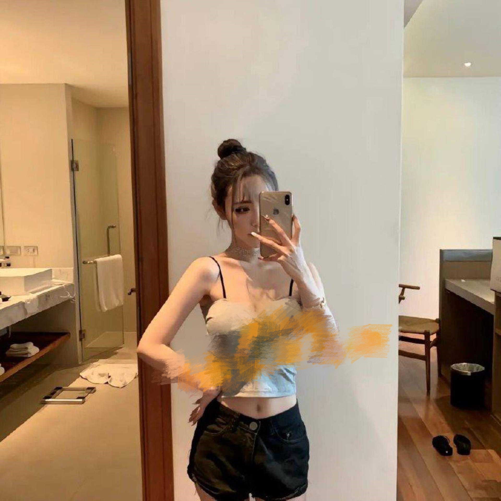 曝光上海浦东反差婊 李思彤 下海做高端伴游 被金主爸爸无情的调教! - 截图5