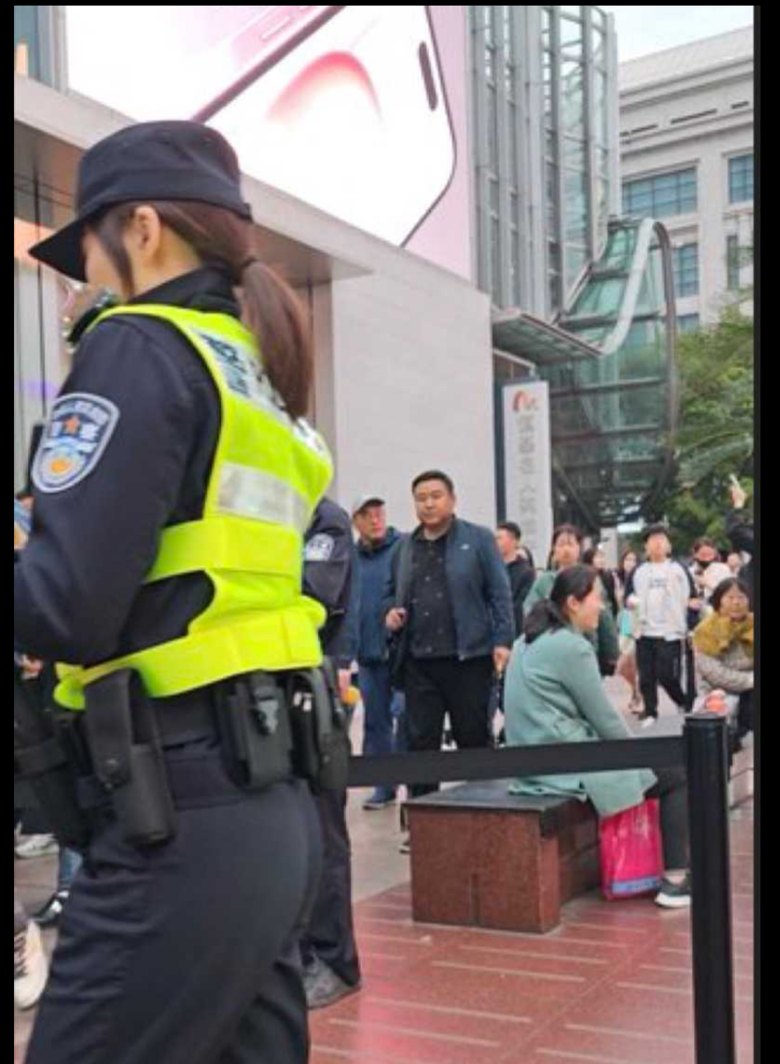 派出所淫魔!禽兽民警推特匿名发布大量和女警性爱视频 以及偷拍派出所内女警日常的照片视频 配文不堪入目 - 截图5