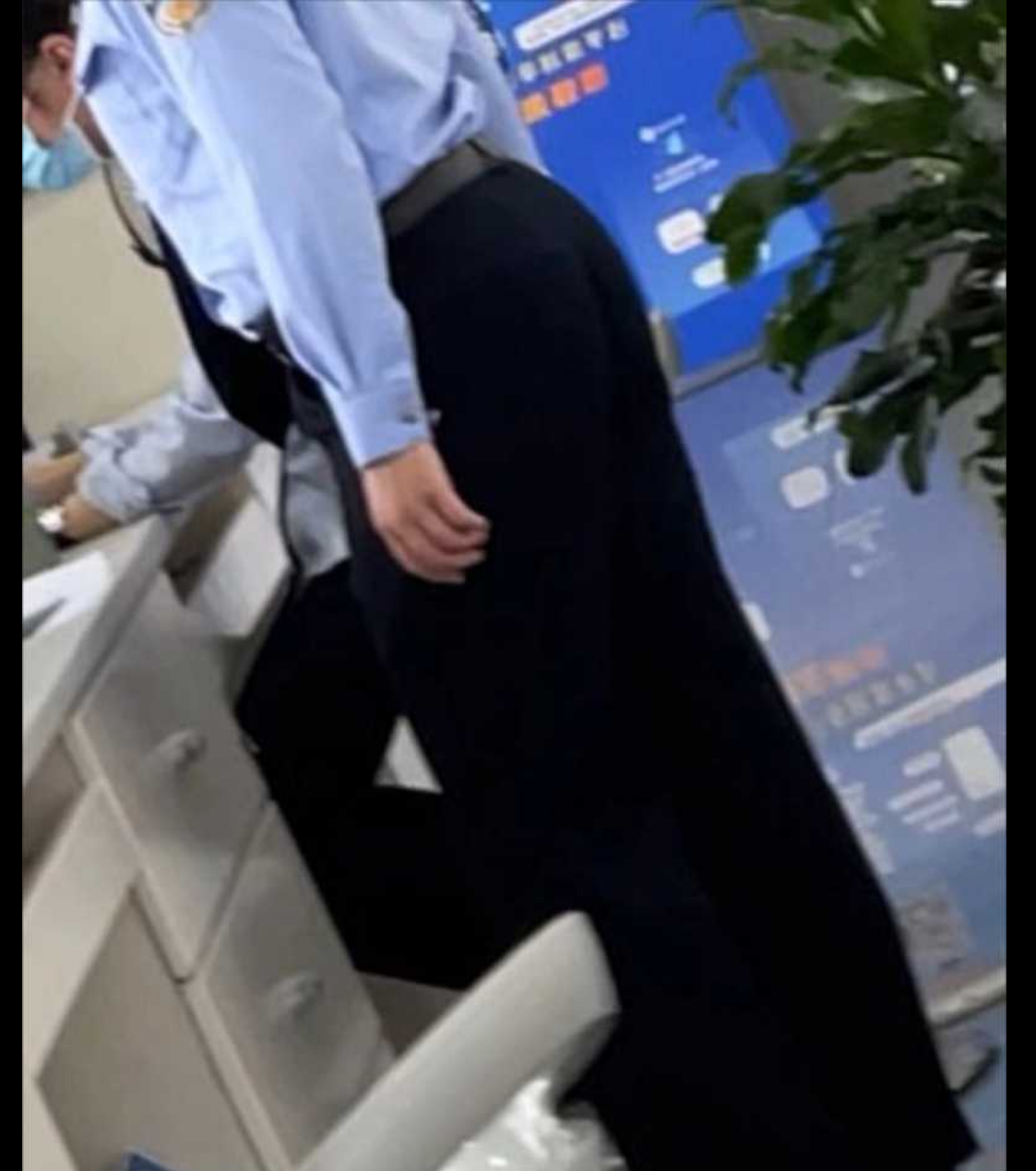 派出所淫魔!禽兽民警推特匿名发布大量和女警性爱视频 以及偷拍派出所内女警日常的照片视频 配文不堪入目 - 截图8