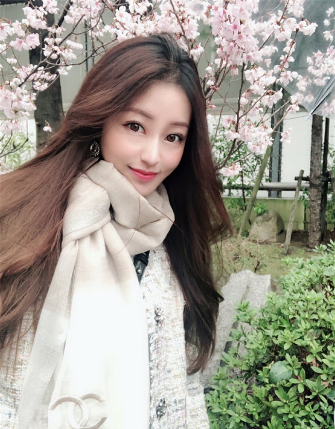 云盘高质泄密露脸才是王道!重点大学大奶女神级别清纯校花【李X娅】与男友露脸各种性爱自拍流出~已调教成纯纯的骚母G了 - 截图14