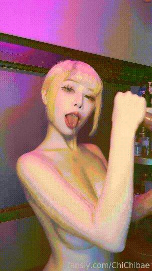 淫语性瘾百变COSER，FS热门女神【ChiChibae】超清付费，浴室性爱内射，精液SPA