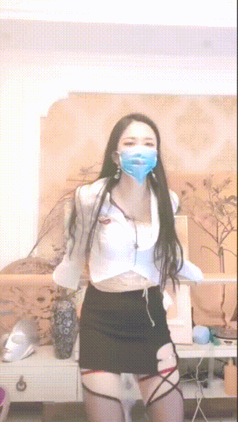白嫩清纯学妹【荷包蛋蛋】闺蜜教我的一字马喷水，流了好多的水，闺蜜说我这是天赋异禀，然后一直摸我的小穴 把我摸红温了[586M/MP4/13:22]