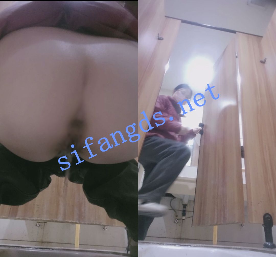 4月最新私房大神极品收藏商场女厕后拍学妹白虎挑选最爱的那款嫩逼极品