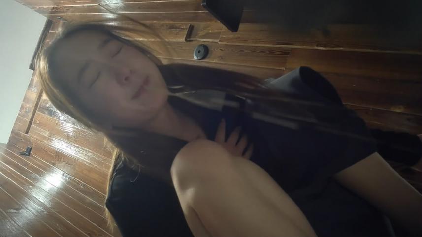 新系列夜总会女厕高清后拍小姐尿尿喝高了口吐黄龙的长裙靓妹-小酒楼
