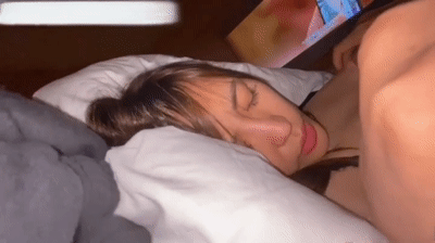 总是骂你无能的女朋友分开没几天后被开发到极致骚到骨子里！