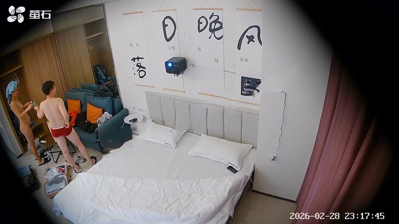 女同开房 发现摄像头惊恐万分